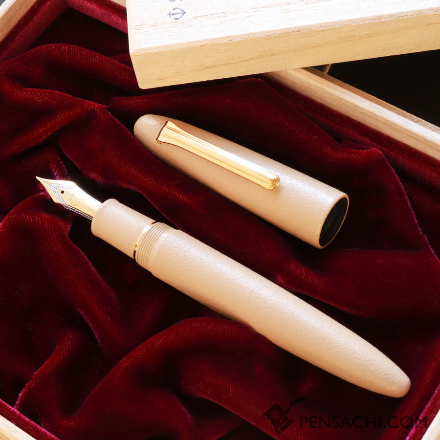 SAILOR King of Pens Urushi Makie Iro Miyabi Fountain Pen - Usukou White - PenSachi Japanese Limited Fountain Pen