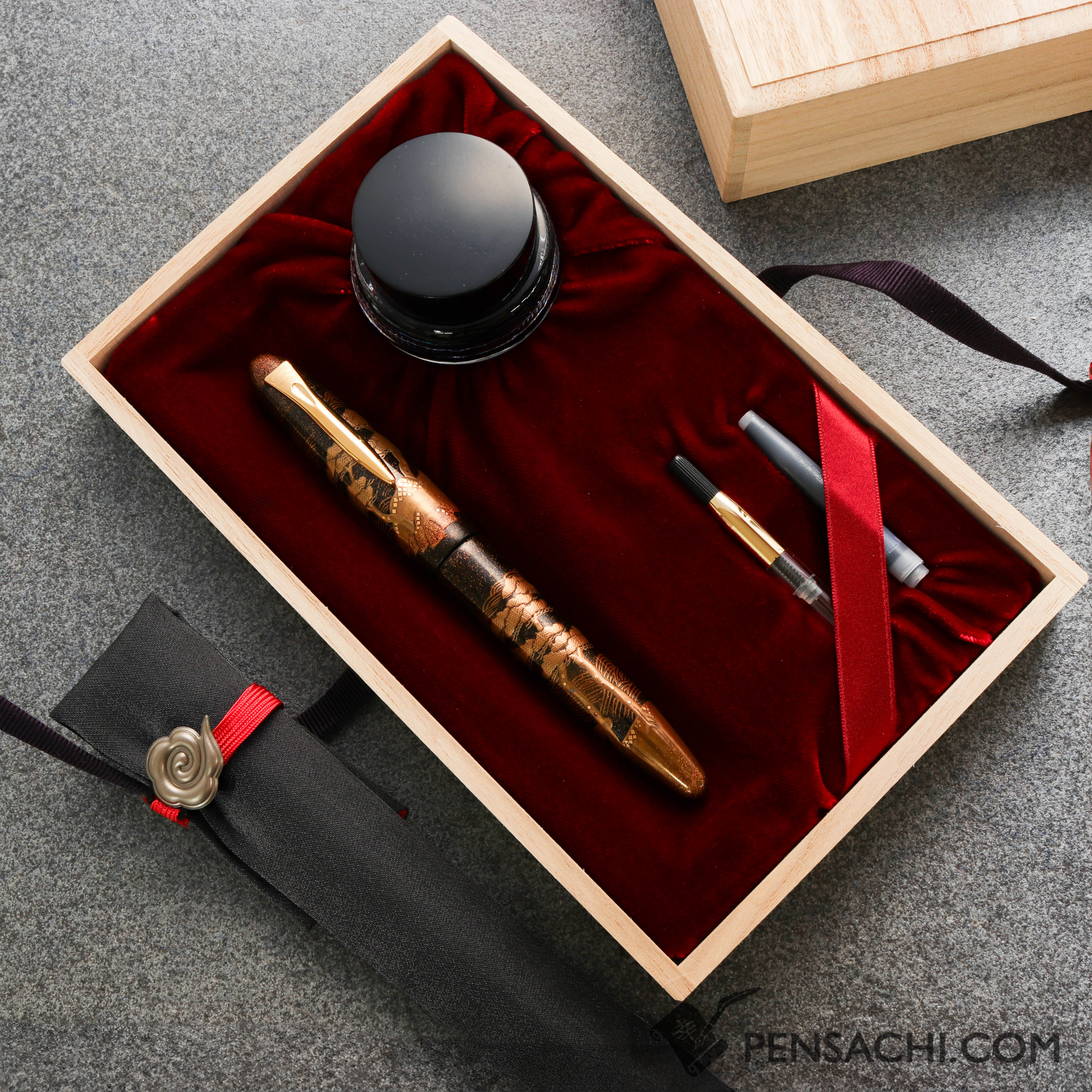 PLATINUM Izumo Maki Hama no Matsu Fountain Pen - PIZ-500000-55