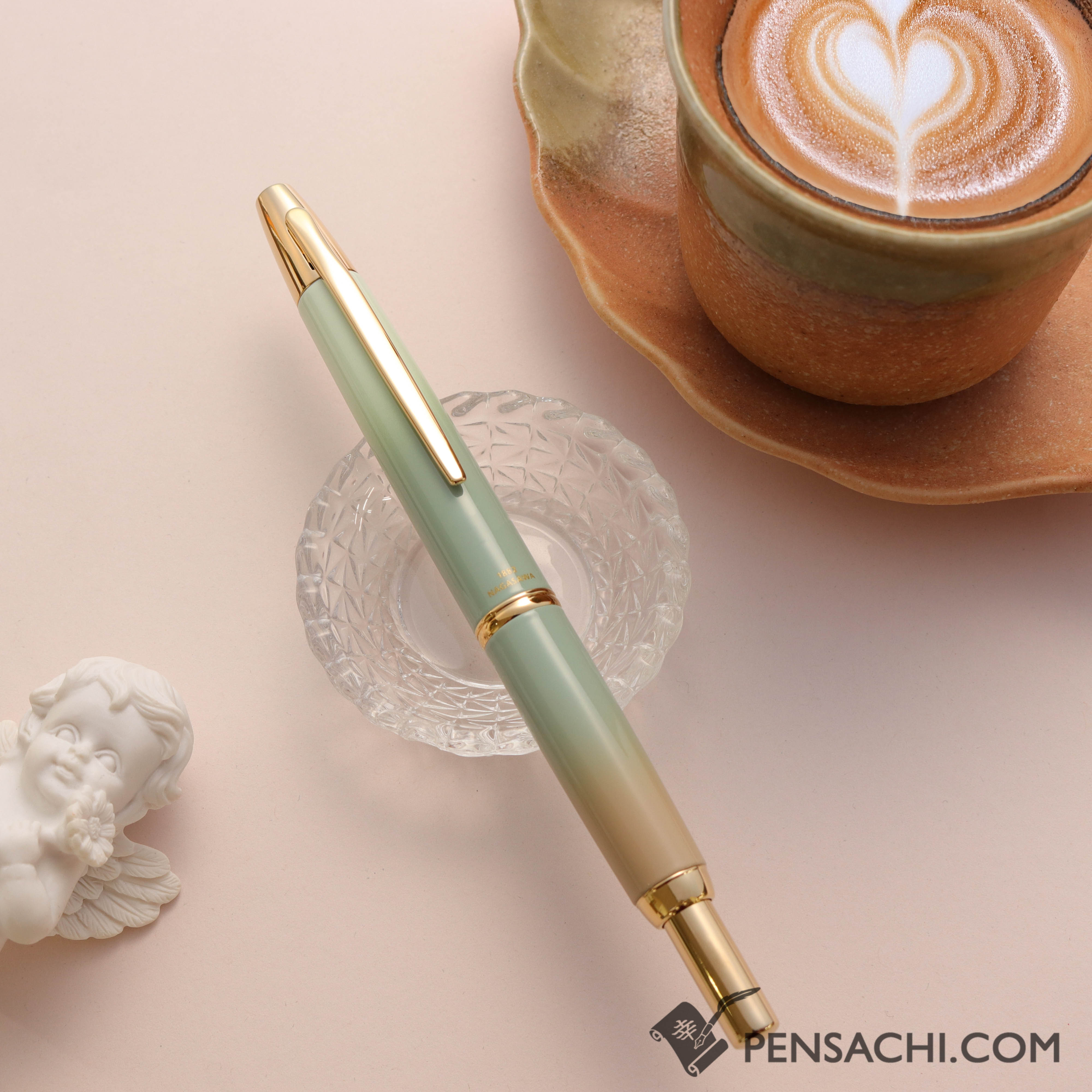 NO BRAND ファンボード クリーム/グリーン手渡し PILOT Limited Edition Vanishing Point Capless Fountain Pen