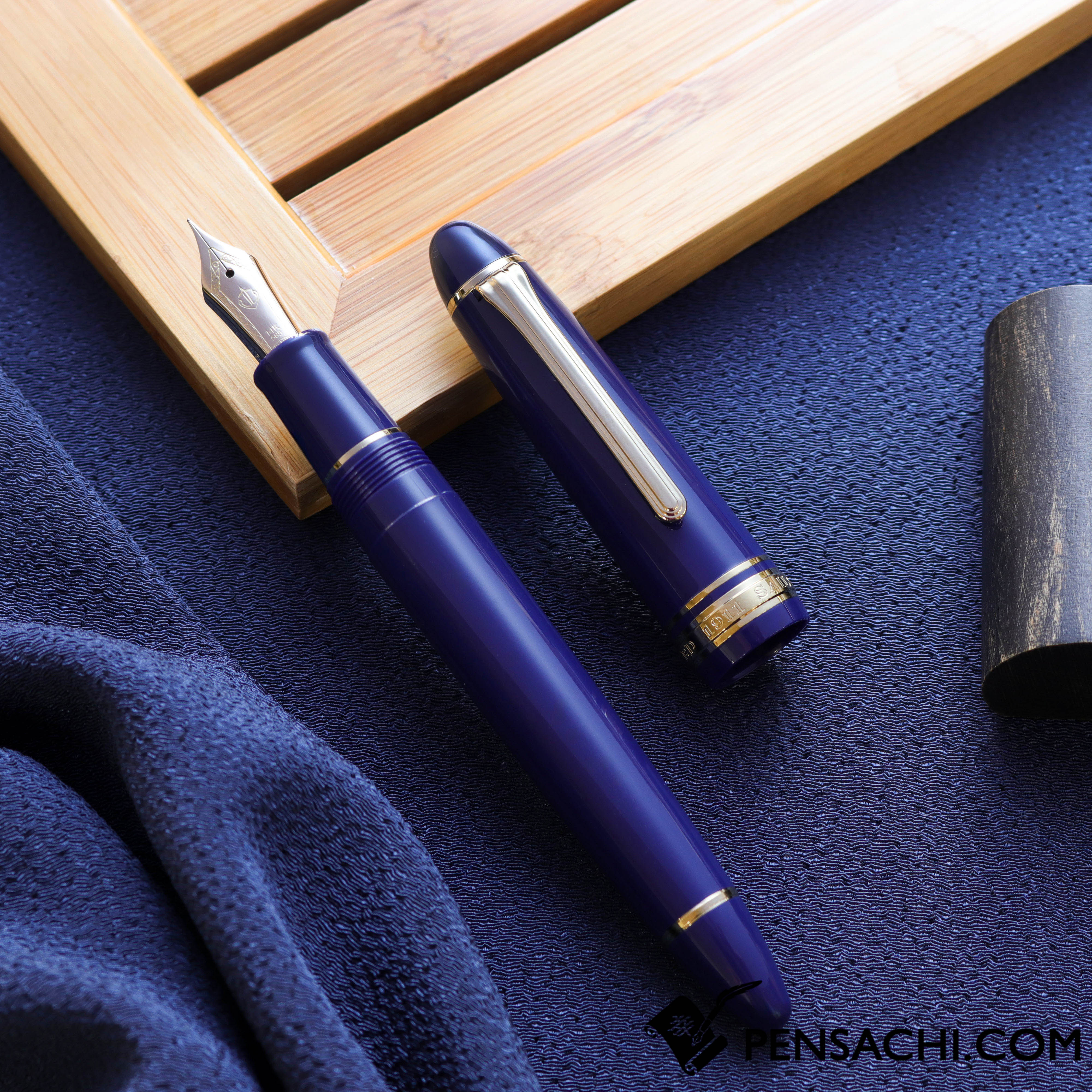 SAILOR 1911 Large (Full size) 14 Gold Trim Fountain Pen - Blue