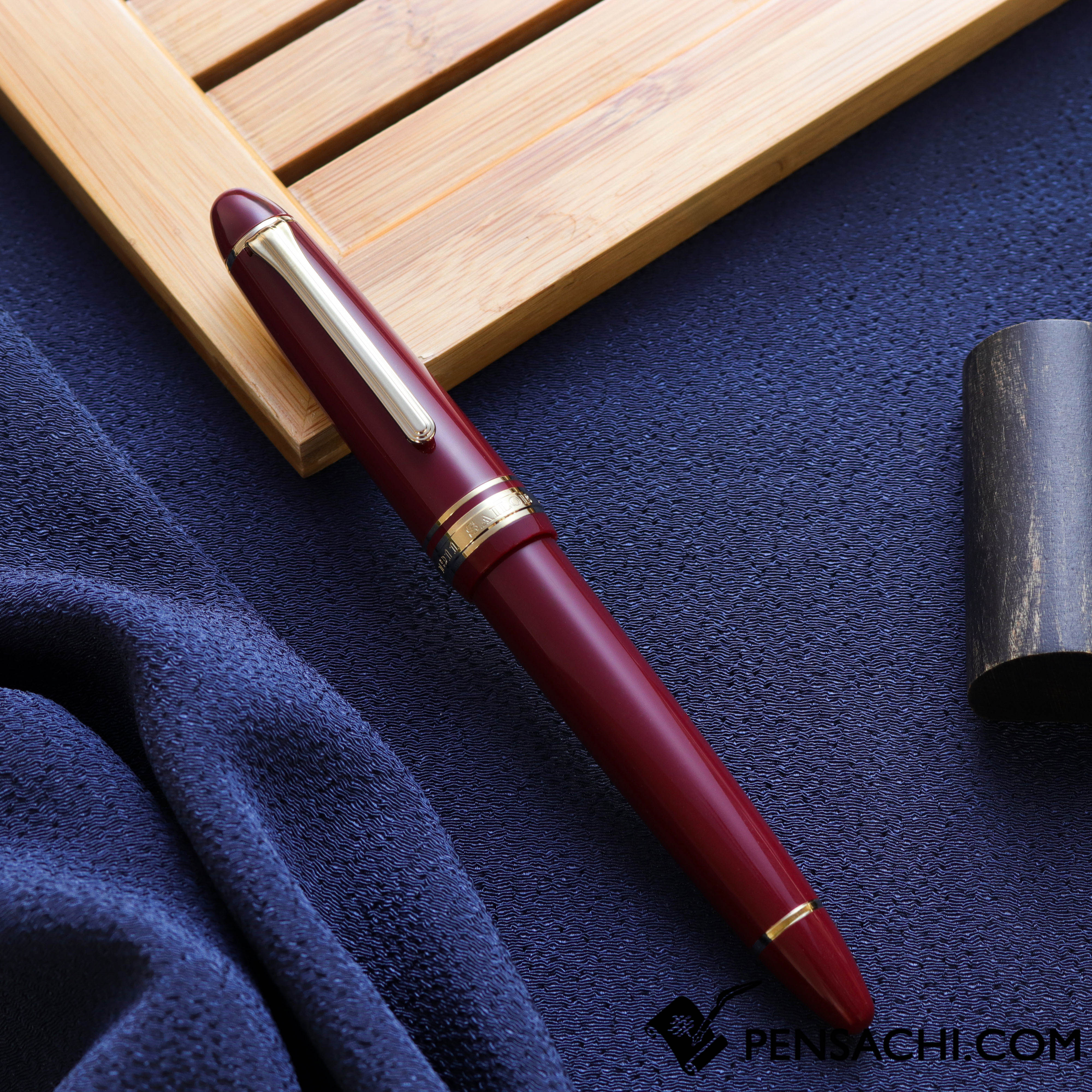 SAILOR セーラー 1911 万年筆 ボルドー 14k SAILOR 1911 Large (Full size) 14 Gold Trim Fountain Pen - Red
