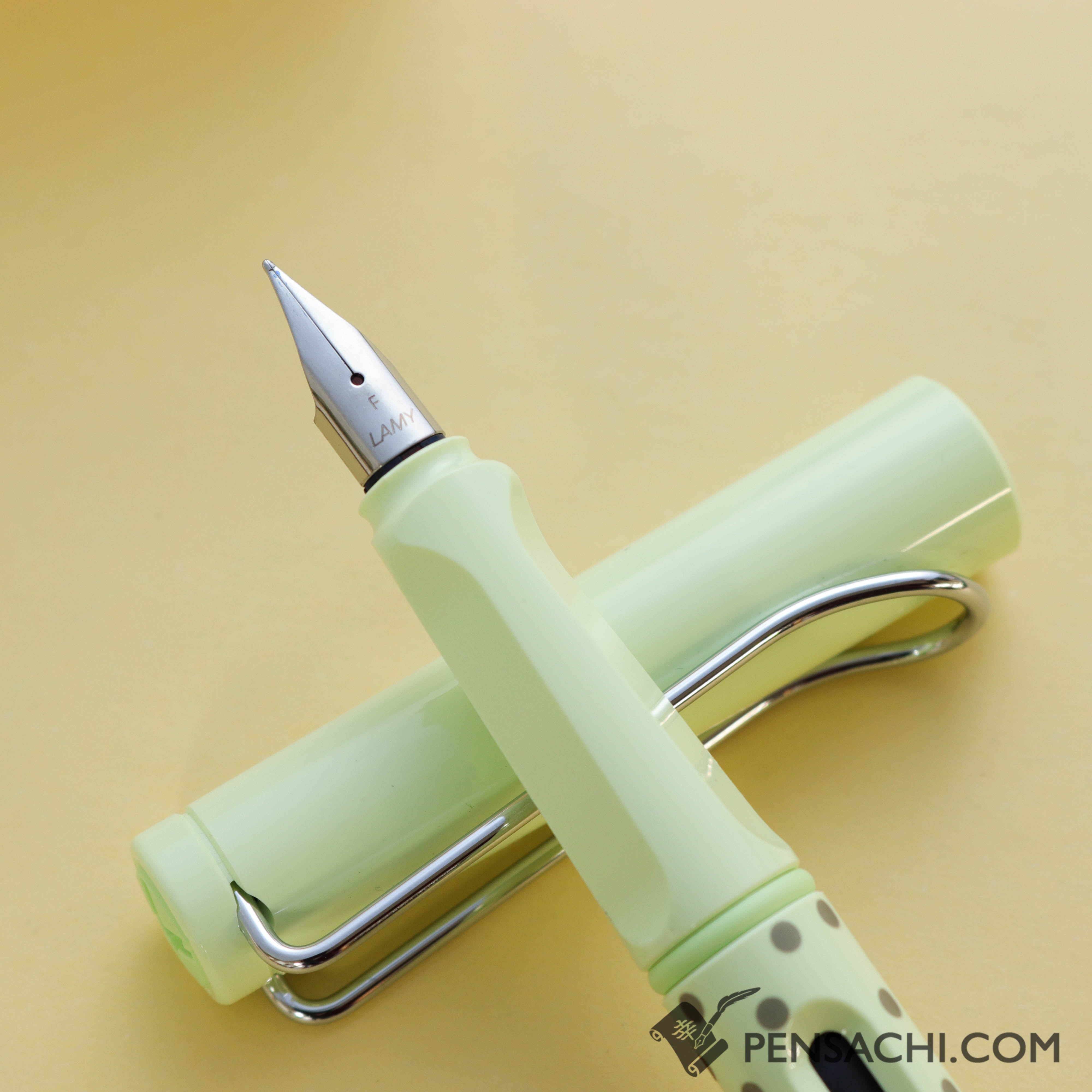 LAMY Safari Special Edition Fountain Pen - Dots Green | PenSachi