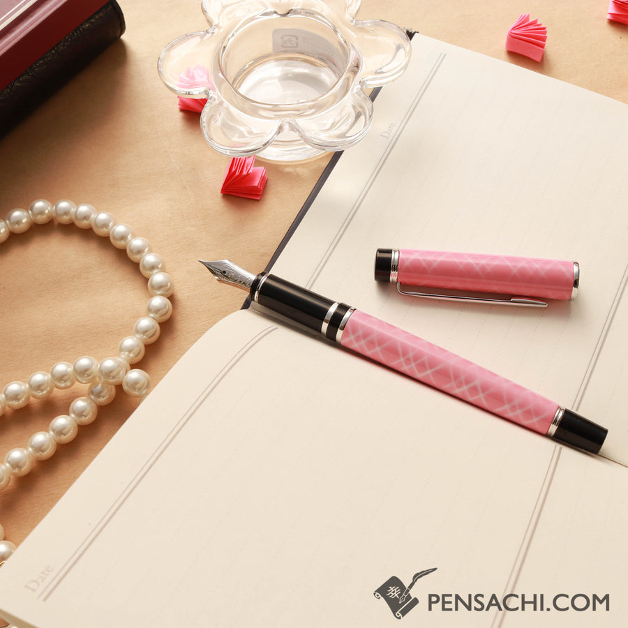 PILOT Limited Edition Grance Fountain Pen - Conch Pearl - PenSachi Japanese Limited Fountain Pen