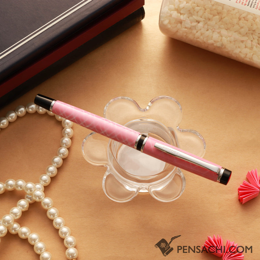 PILOT Limited Edition Grance Fountain Pen - Conch Pearl - PenSachi Japanese Limited Fountain Pen