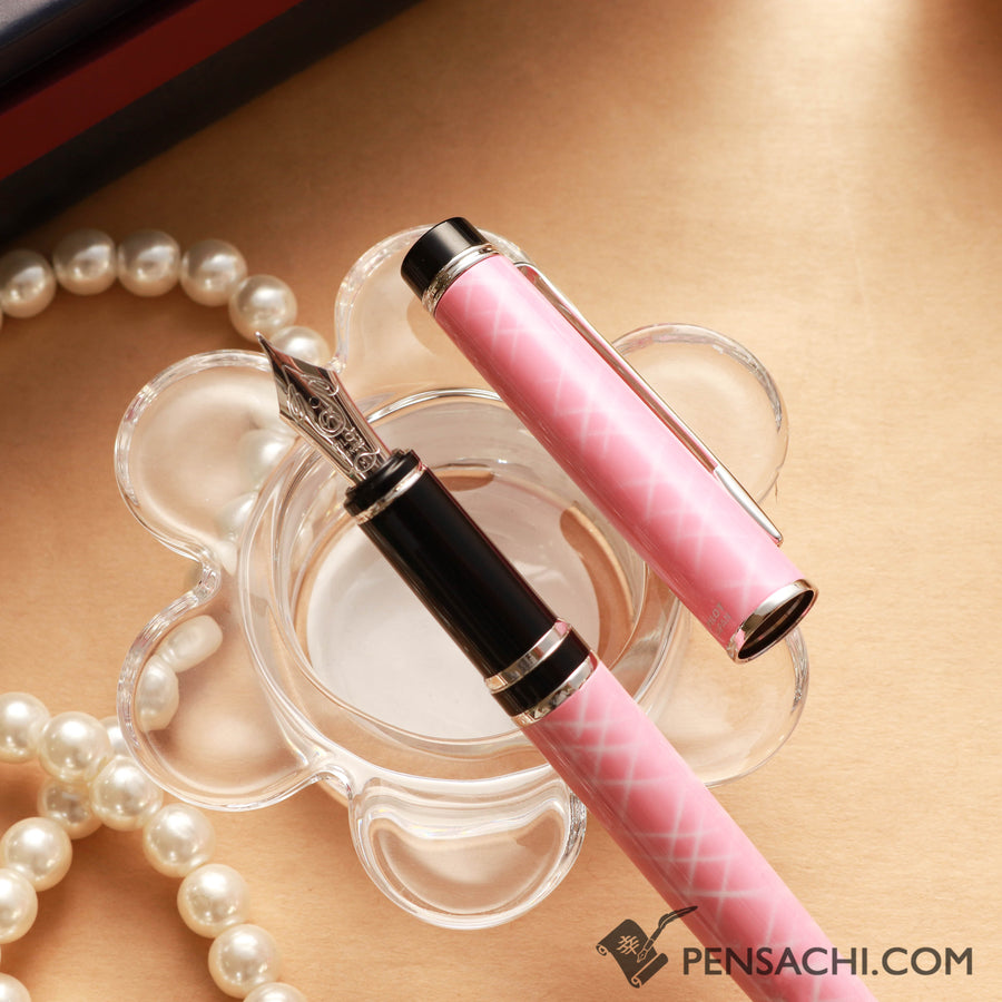 PILOT Limited Edition Grance Fountain Pen - Rose Quartz - PenSachi Japanese Limited Fountain Pen