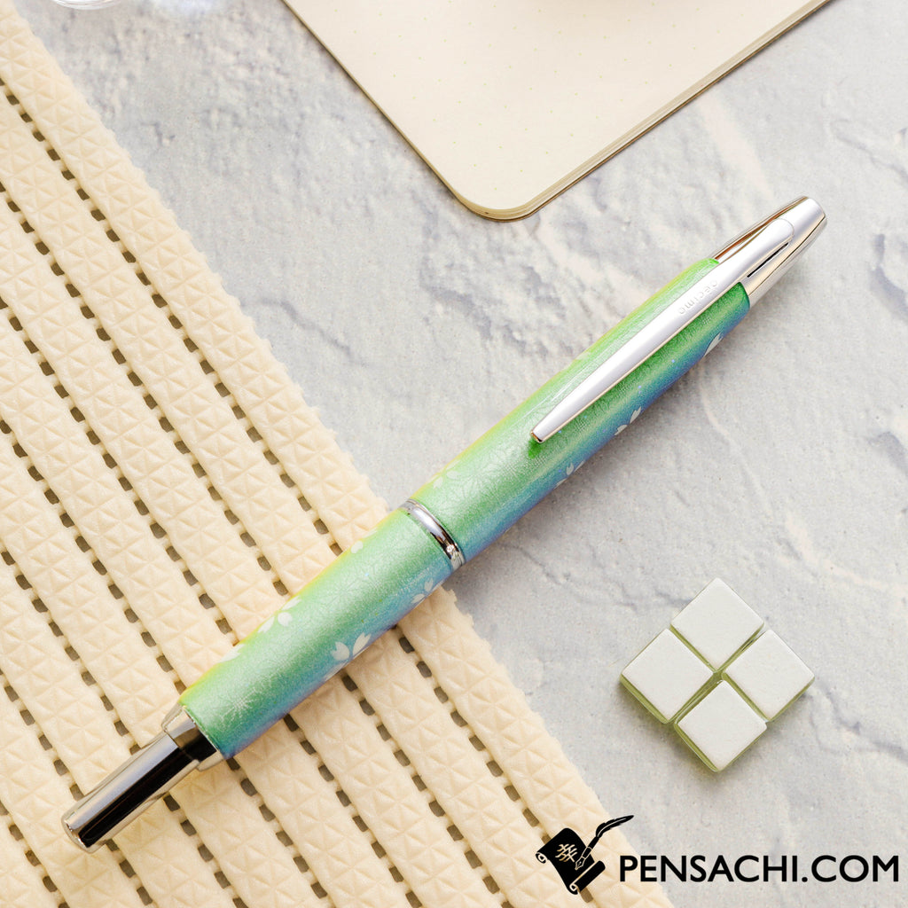 PILOT Limited Edition Vanishing Point Capless Decimo - Flower and Rainbow