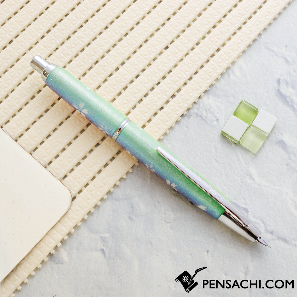 PILOT Limited Edition Vanishing Point Capless Decimo - Flower and Rainbow