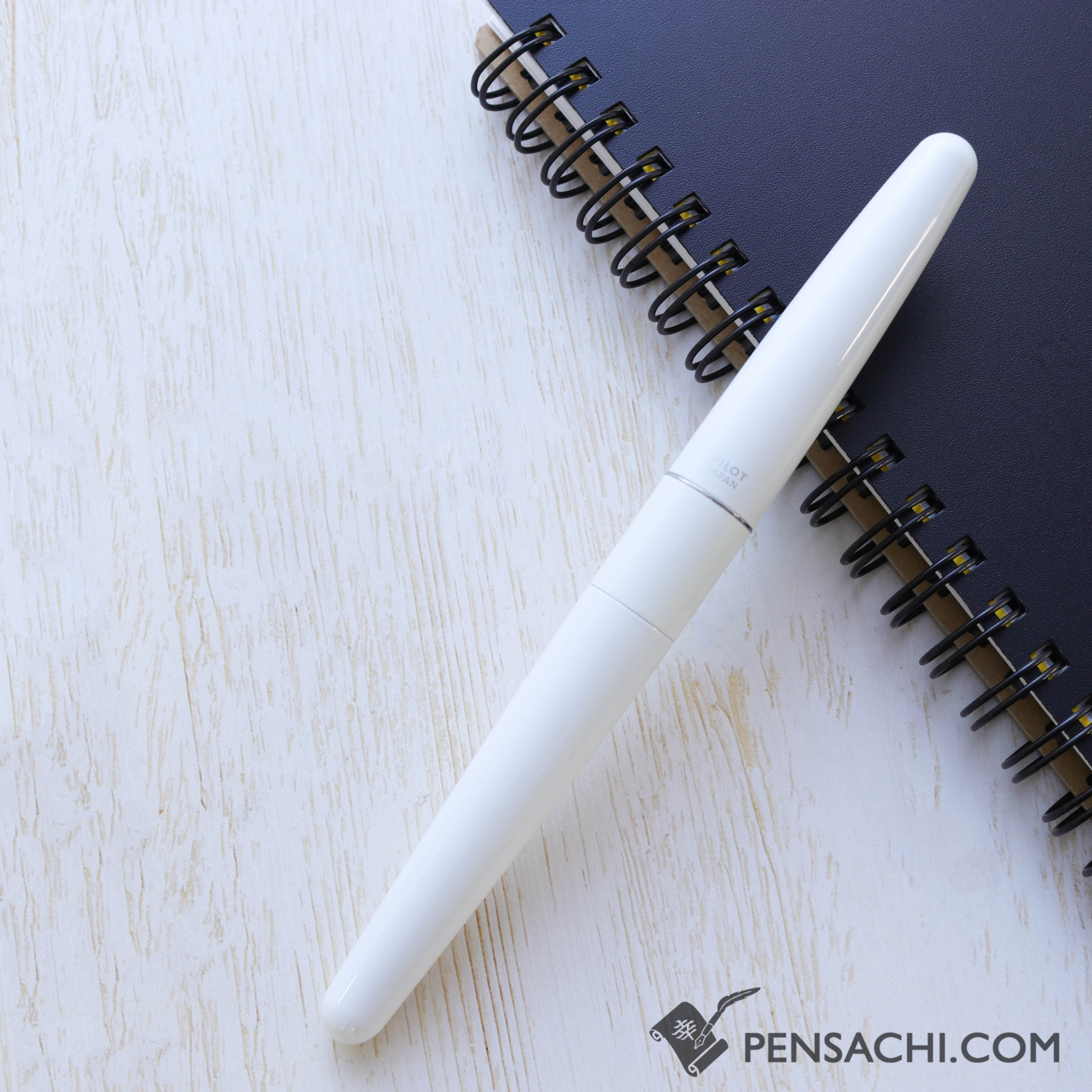 チノエンヴィ SP PILOT Limited Edition CoCoon Fountain Pen - Japan White– PenSachi