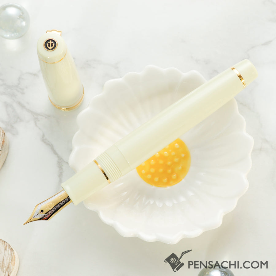SAILOR Limited Edition Pro Gear Classic Fountain Pen - Daisy White - PenSachi Japanese Limited Fountain Pen