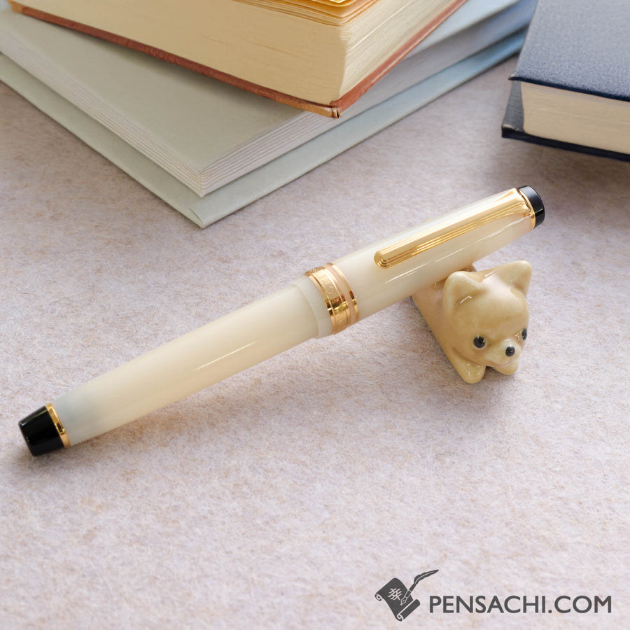 Pen / Chopstick Rest - Chihuahua - PenSachi Japanese Limited Fountain Pen