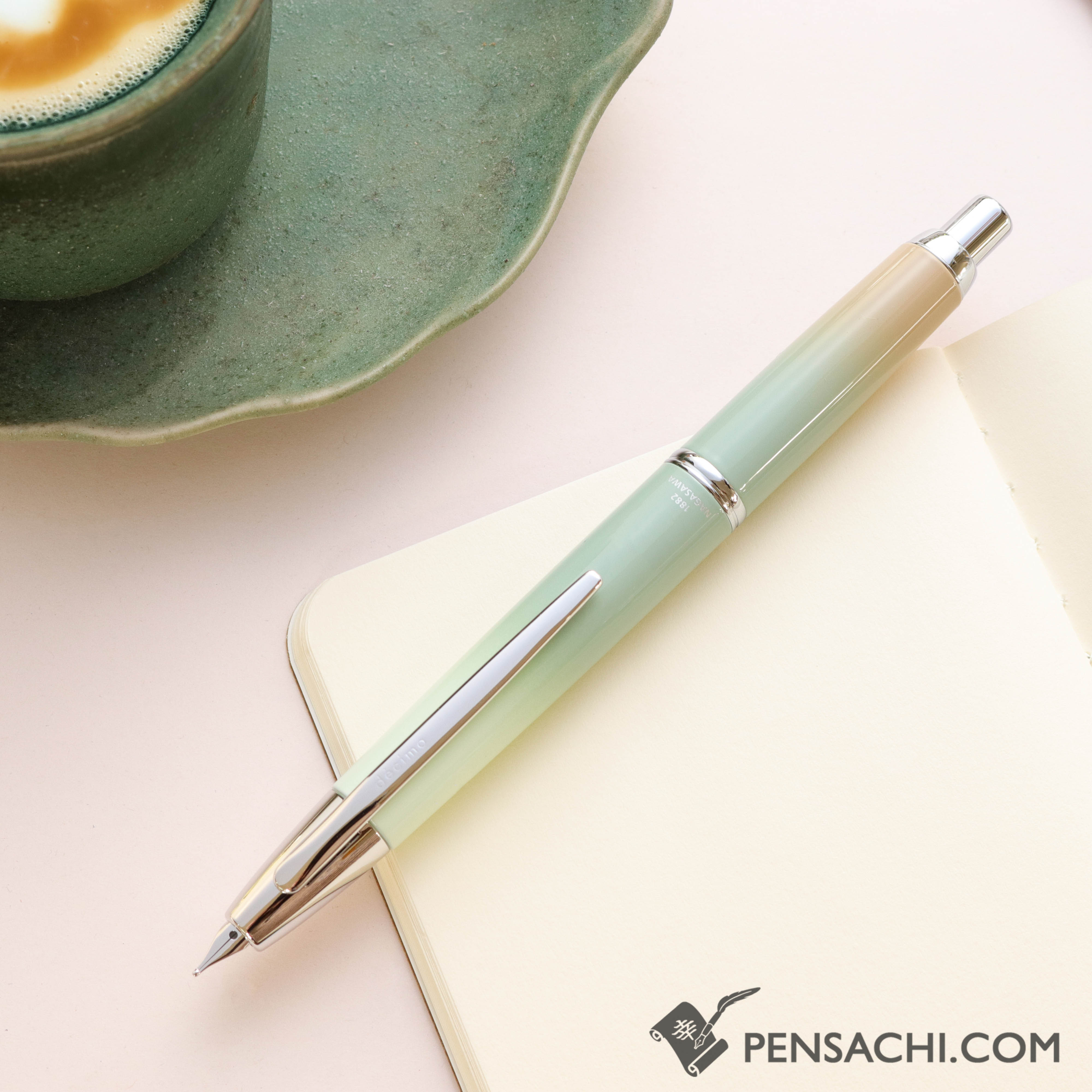NO BRAND ファンボード クリーム/グリーン手渡し PILOT Limited Edition Vanishing Point Capless Fountain Pen
