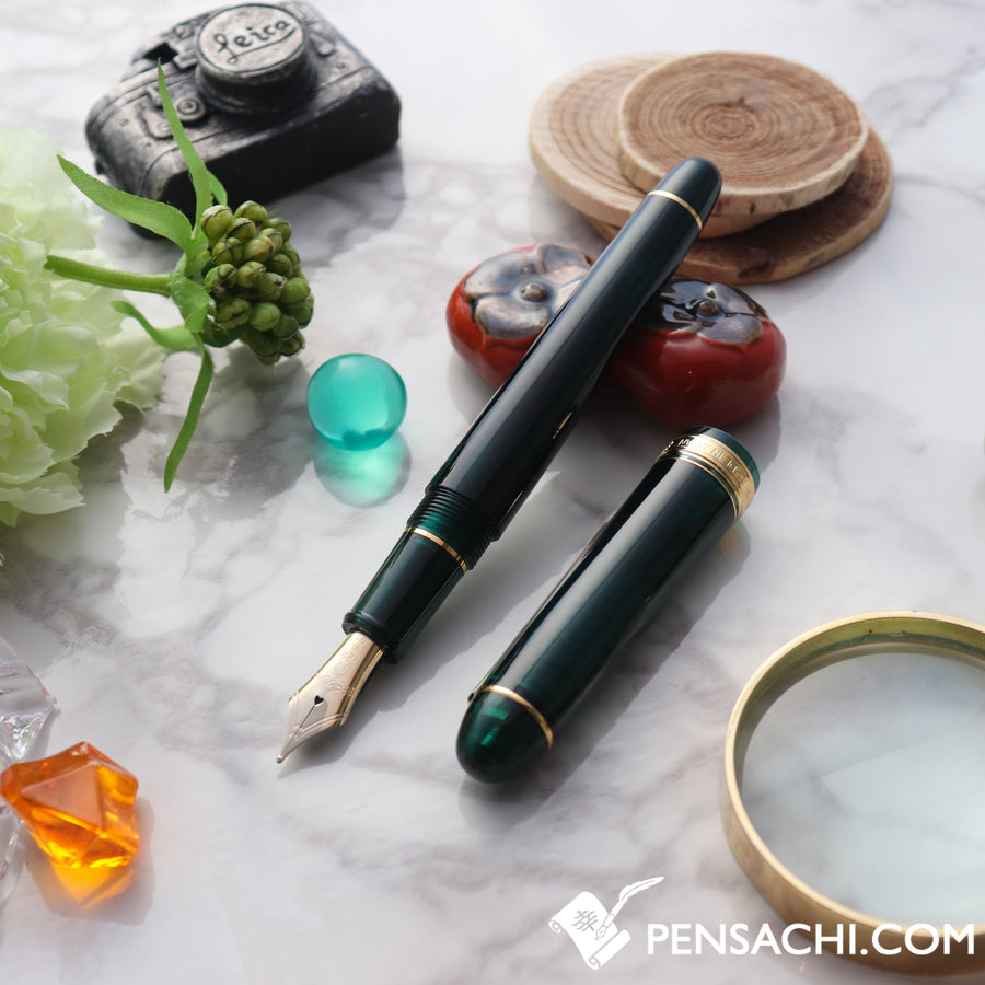 PLATINUM #3776 Century Fountain Pen - Laurel Green - PenSachi Japanese Limited Fountain Pen