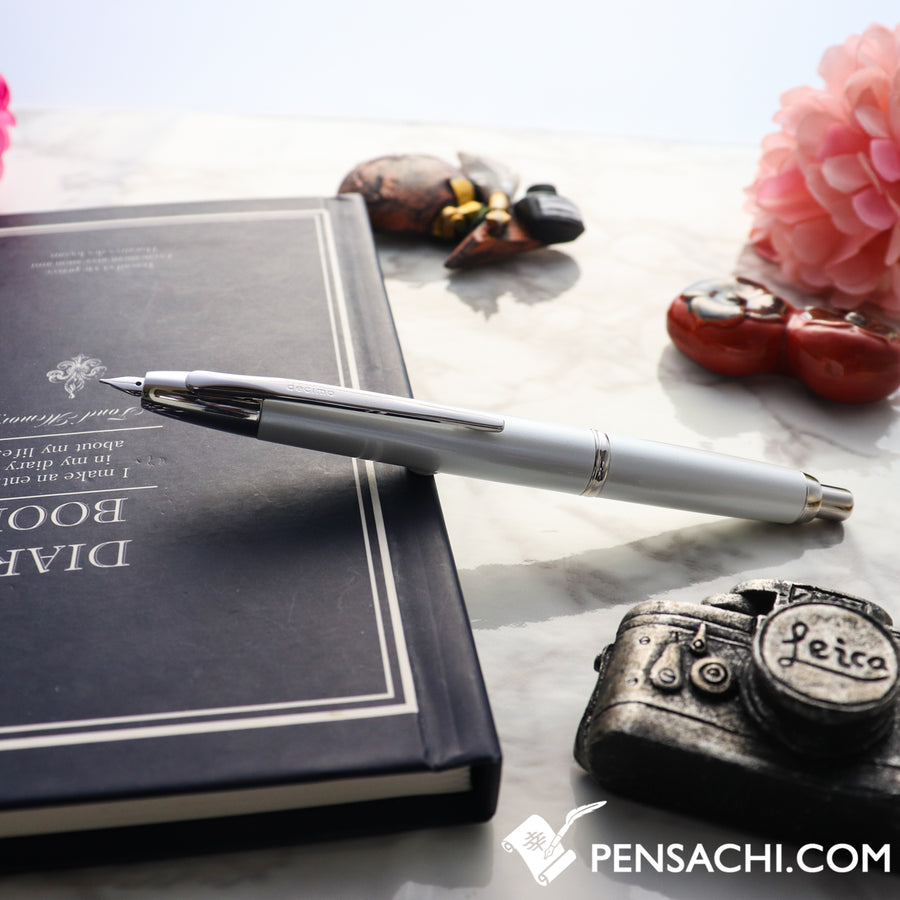 PILOT Vanishing Point Capless Decimo Fountain Pen - Pearl White - PenSachi Japanese Limited Fountain Pen