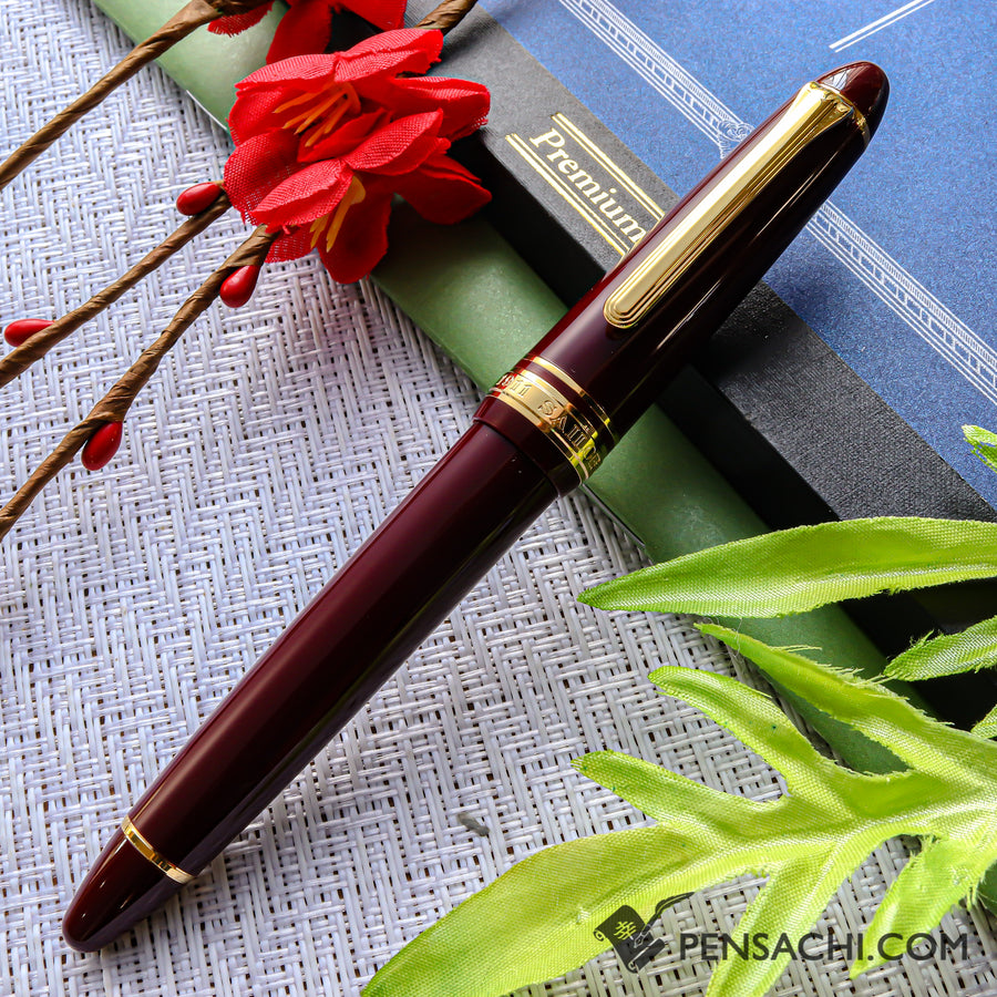 SAILOR 1911 Standard (Mid size) 21 Karat Gold Fountain Pen - Wine Red - PenSachi Japanese Limited Fountain Pen