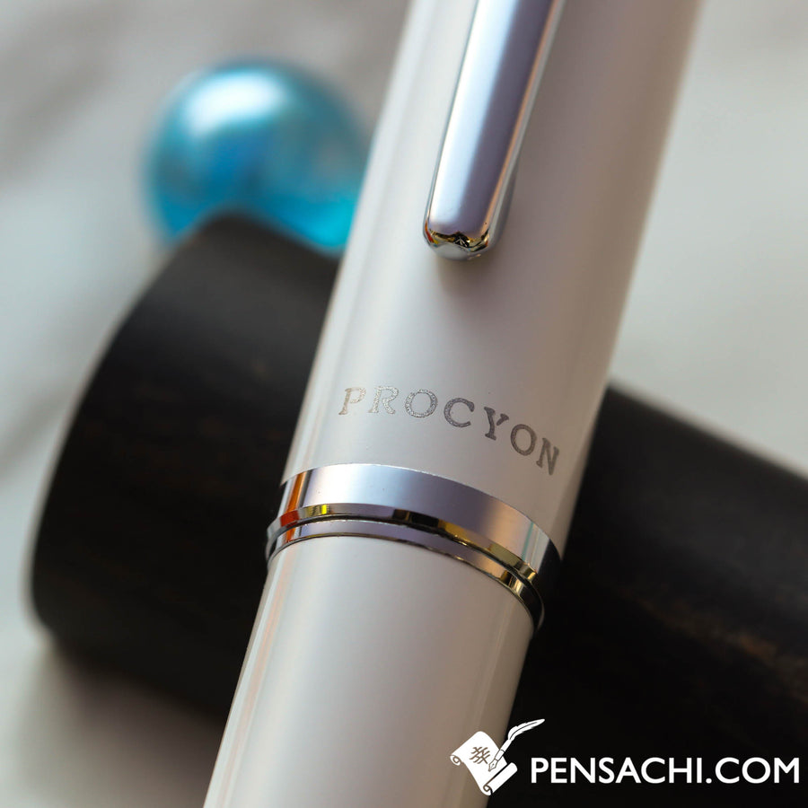 PLATINUM Procyon Fountain Pen - Porcelain White - PenSachi Japanese Limited Fountain Pen