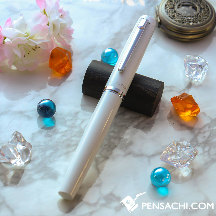 PLATINUM Procyon Fountain Pen - Porcelain White - PenSachi Japanese Limited Fountain Pen