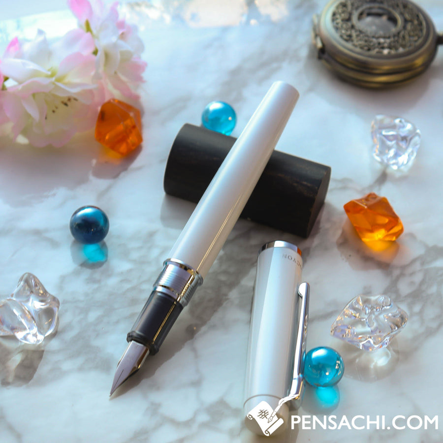 PLATINUM Procyon Fountain Pen - Porcelain White - PenSachi Japanese Limited Fountain Pen