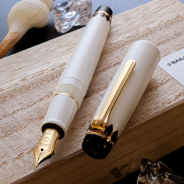 SAILOR Pro Gear Classic Ko Makie Fountain Pen - Dotʼs - PenSachi Japanese Limited Fountain Pen