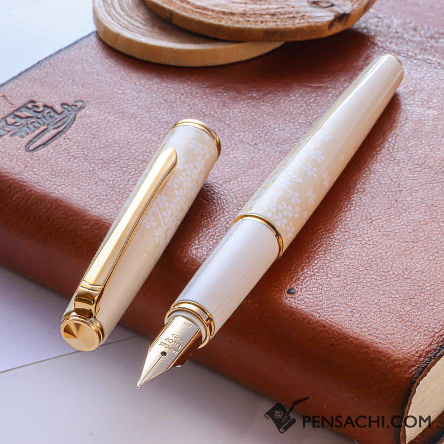 PILOT Lady White Fountain Pen - Sakura - PenSachi Japanese Limited Fountain Pen