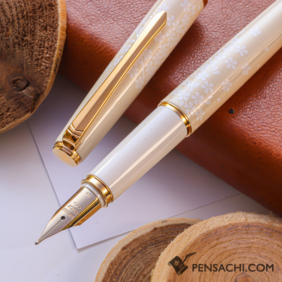 PILOT Lady White Fountain Pen - Sakura - PenSachi Japanese Limited Fountain Pen