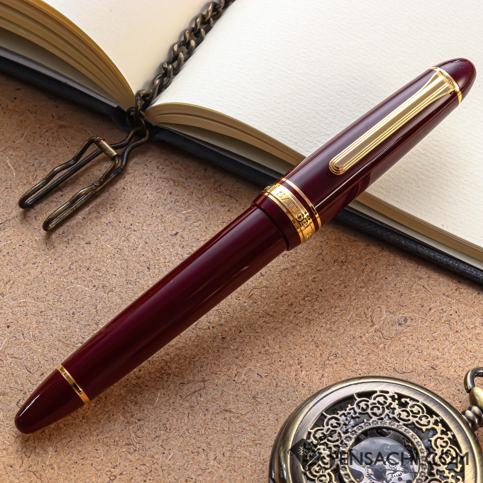 SHISHIKUI PierceⅢ BURGUNDY 18K SAILOR 1911 Large (Full size) Fountain Pen - Maroon | PenSachi