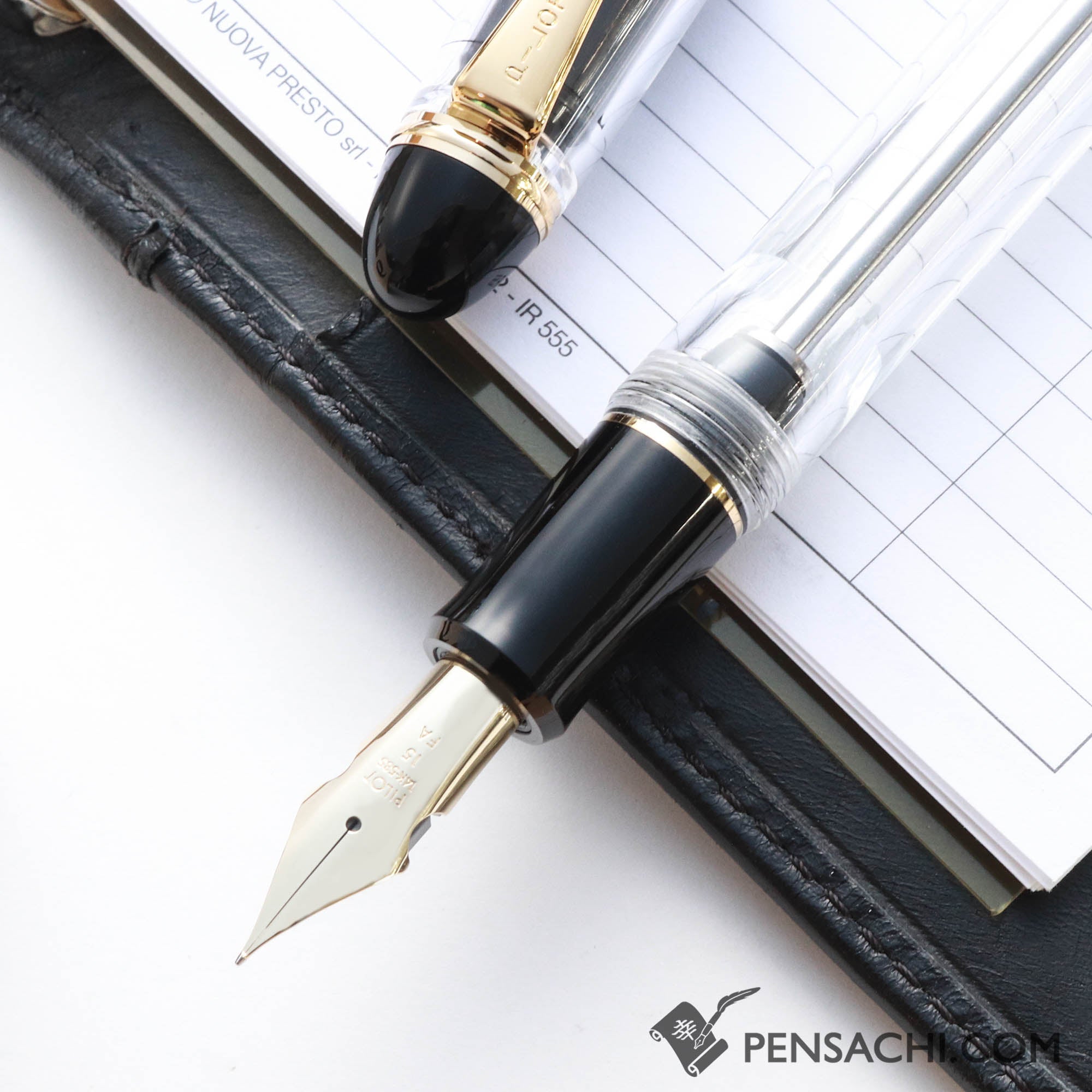 Pilot 万年筆　Custom 823 F transparent black PILOT Custom 823 Transparent 14K Gold Special Nib Fountain Pen