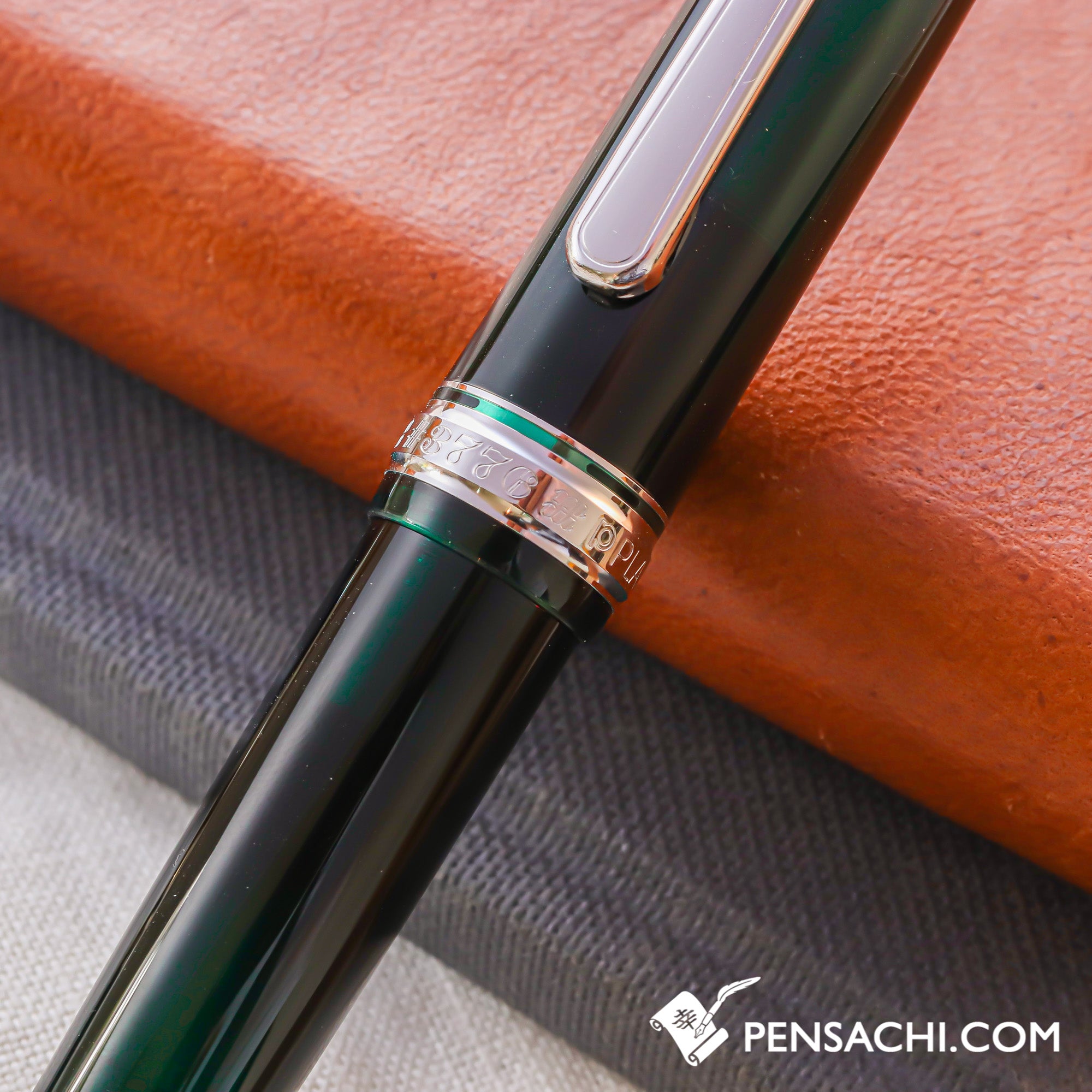 PLATINUM Japanese fountain pen #3776 Century Rhodium Laurel Green SF/green / 0.3-36 mm/handmade/feather made of 14 carat gold/with gift box/fountain pen