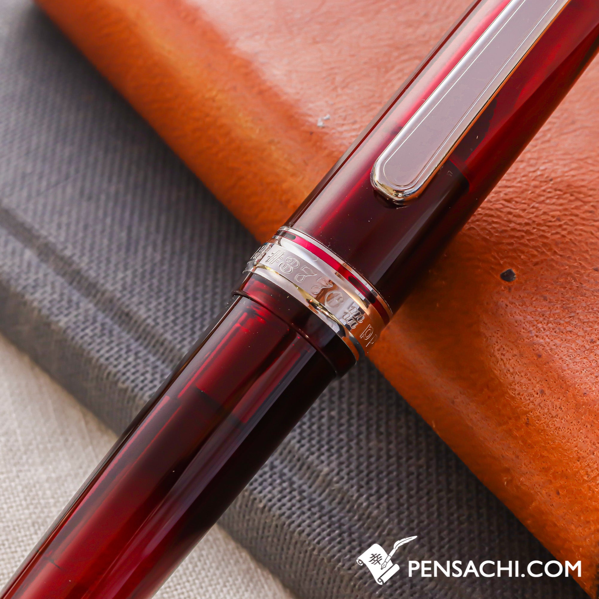 PLATINUM Century Rhodium Bourgogne M - Penna stilografica giapponese #3776 Century Rhodium Bourgogne M/rosso/0,34-0,44 mm/realizzata a mano in oro 14 carati, con confezione regalo/penna stilografica
