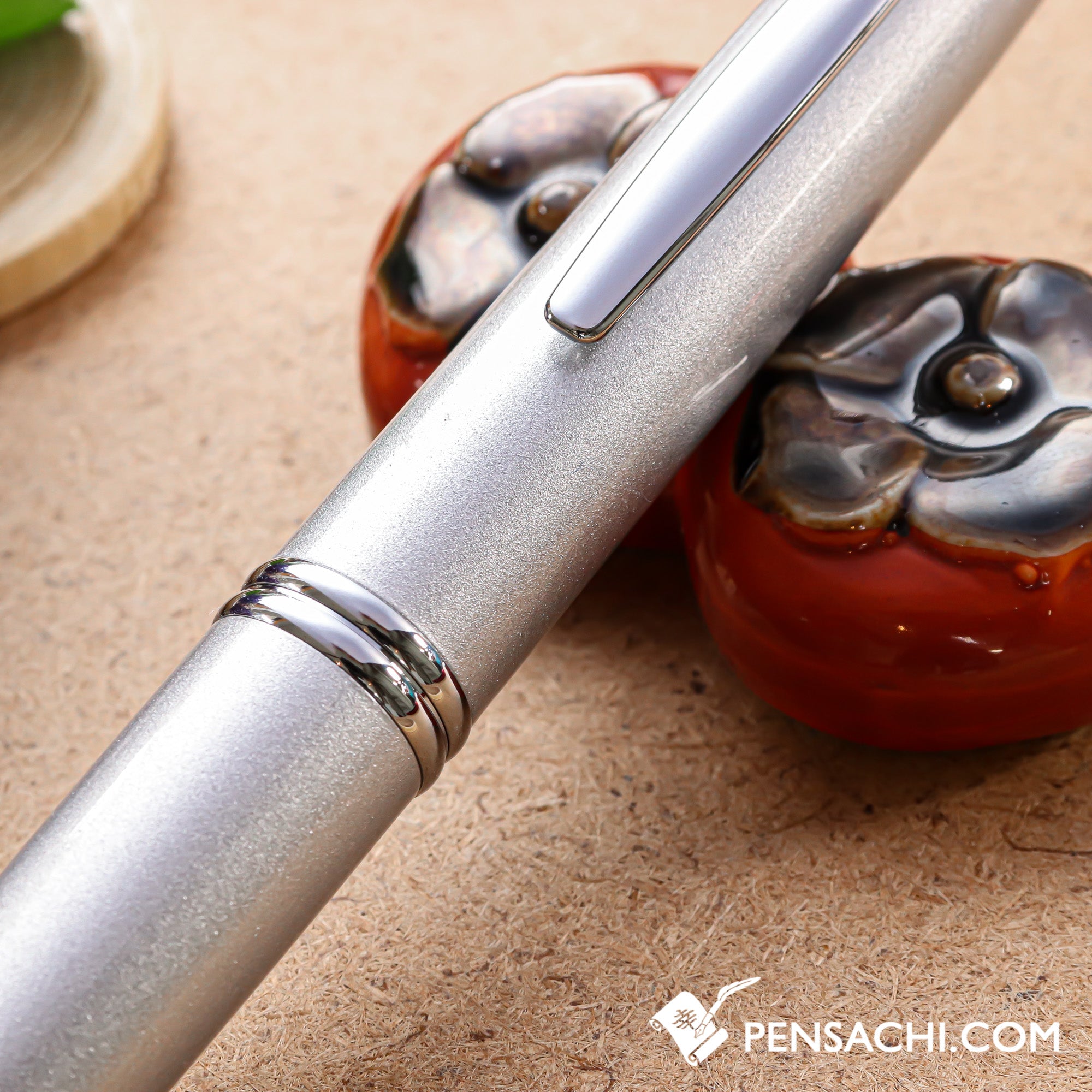 リ*オ様 PILOT Capless シルバー 万年筆 FCN-1MR-S-F Amazon.co.jp: PILOT 万年筆 マンネンヒツ キャップレス S F