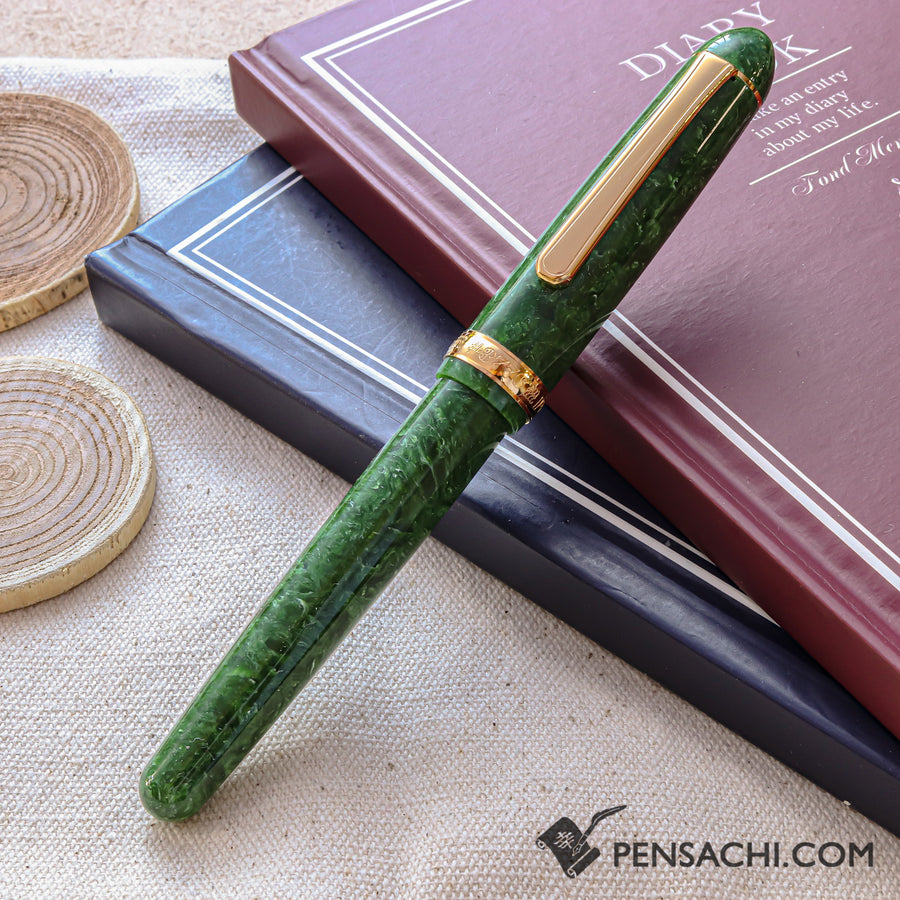 PLATINUM #3776 Century Celluloid Fountain Pen - Emerald - PenSachi Japanese Limited Fountain Pen