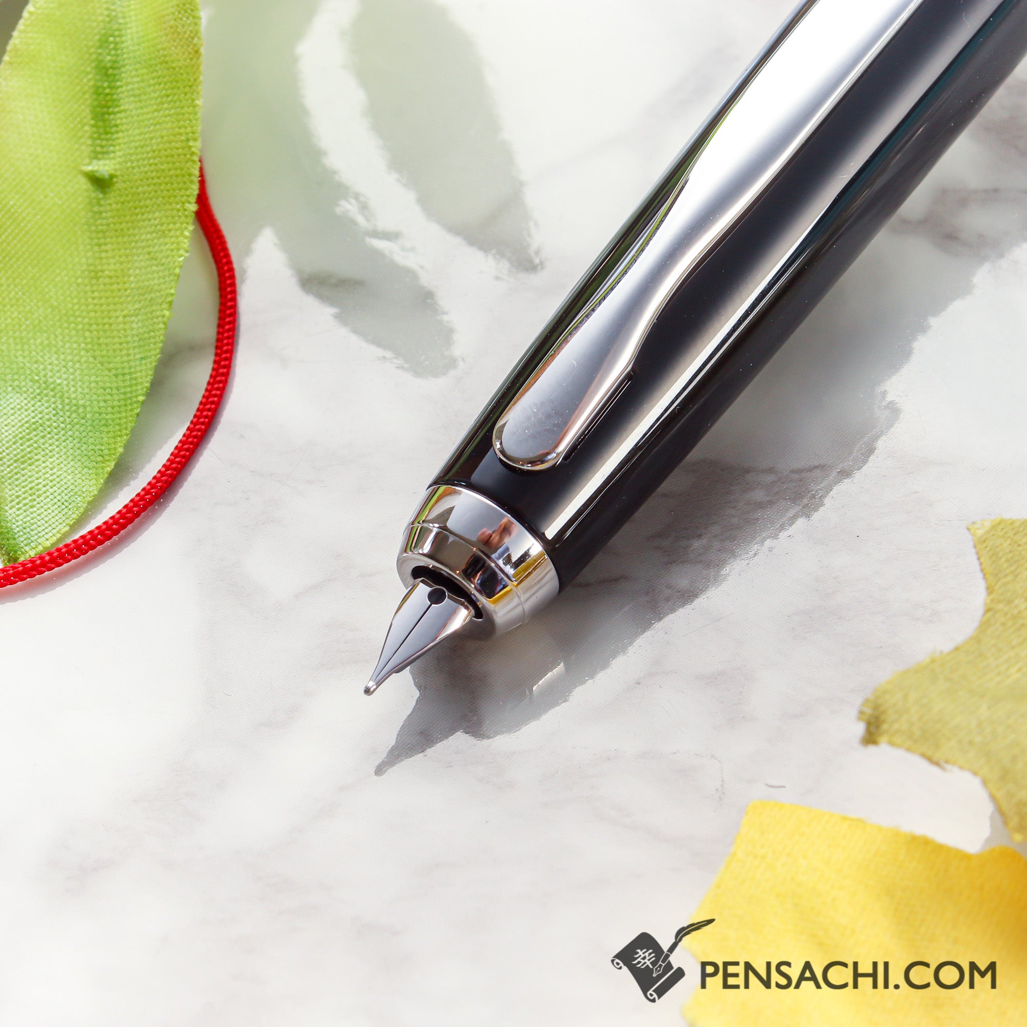 PILOT Vanishing Point Capless Fermo Fountain Pen - Black