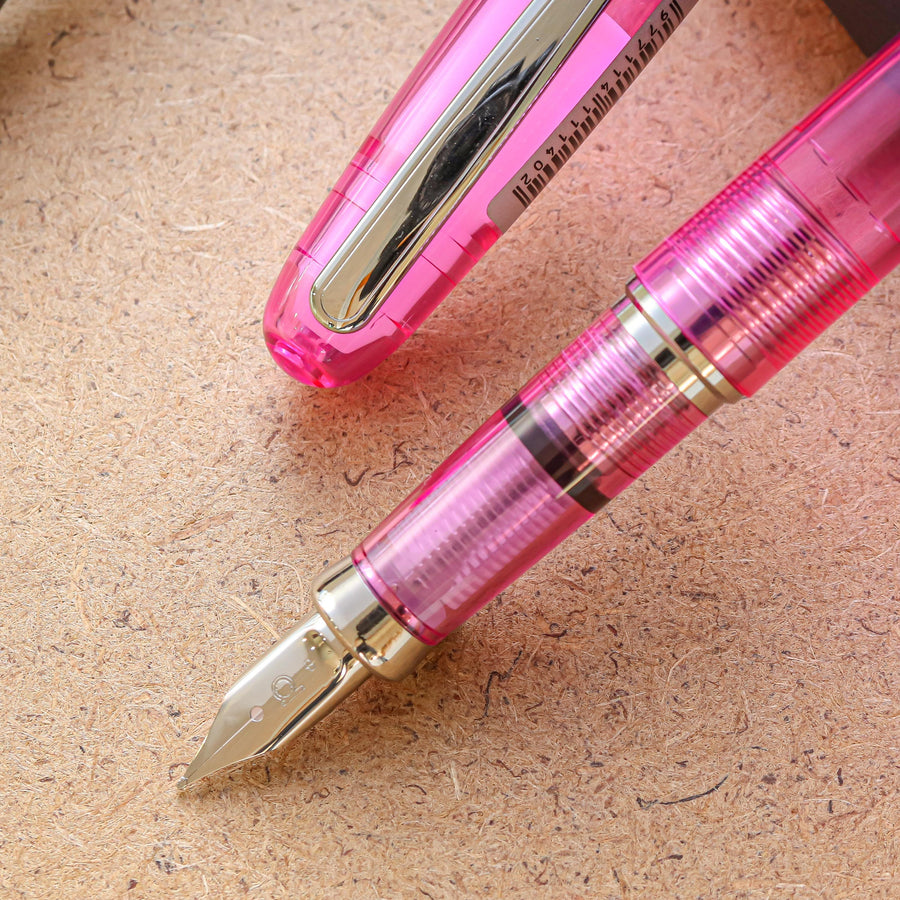 PLATINUM Balance Fountain Pen - Crystal Pink - PenSachi Japanese Limited Fountain Pen