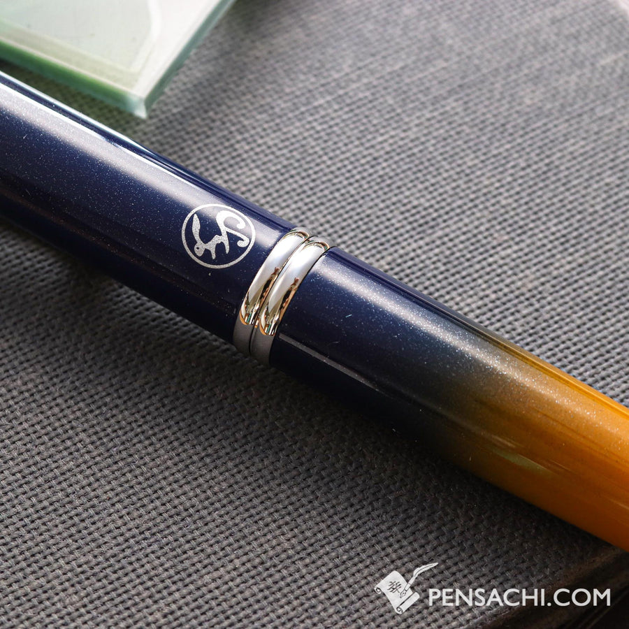 PILOT Limited Edition Vanishing Point Capless Fountain Pen - Gradation White - PenSachi Japanese Limited Fountain Pen