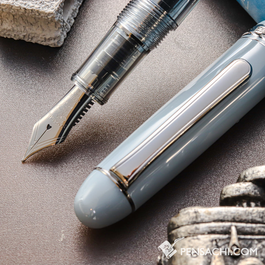 PLATINUM Limited Edition #3776 Century Fountain Pen - Urban Silver Gray - PenSachi Japanese Limited Fountain Pen